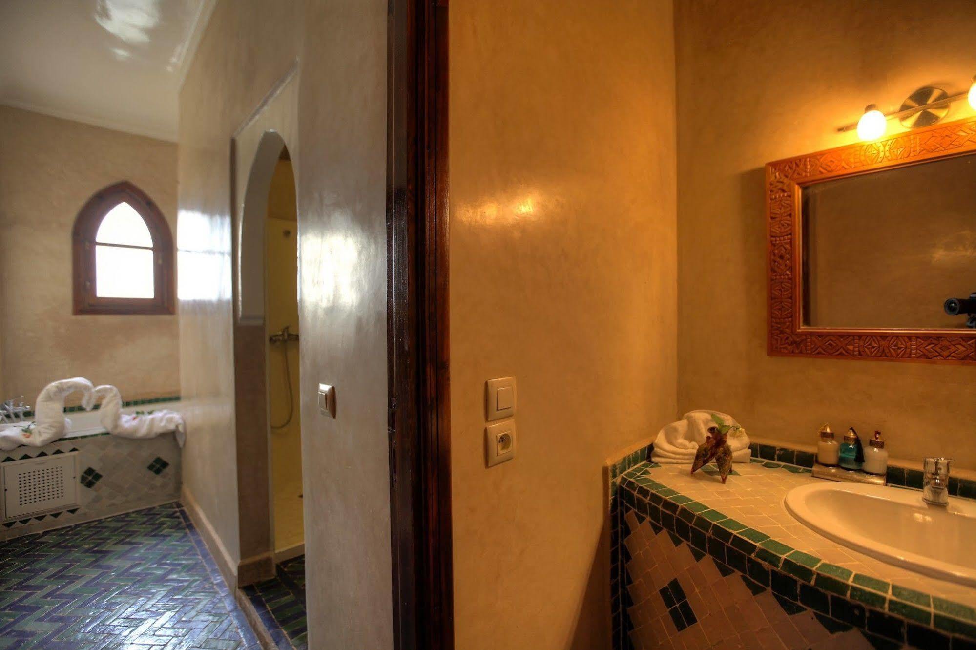 Villa Dar Mya Palmiers Marrakesh Bagian luar foto